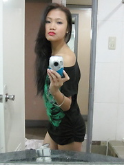 Cute Melodey gives us a hot self-shot series of her superb naked body