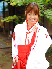 Teen Yuuno Hoshi gets caught in the garden